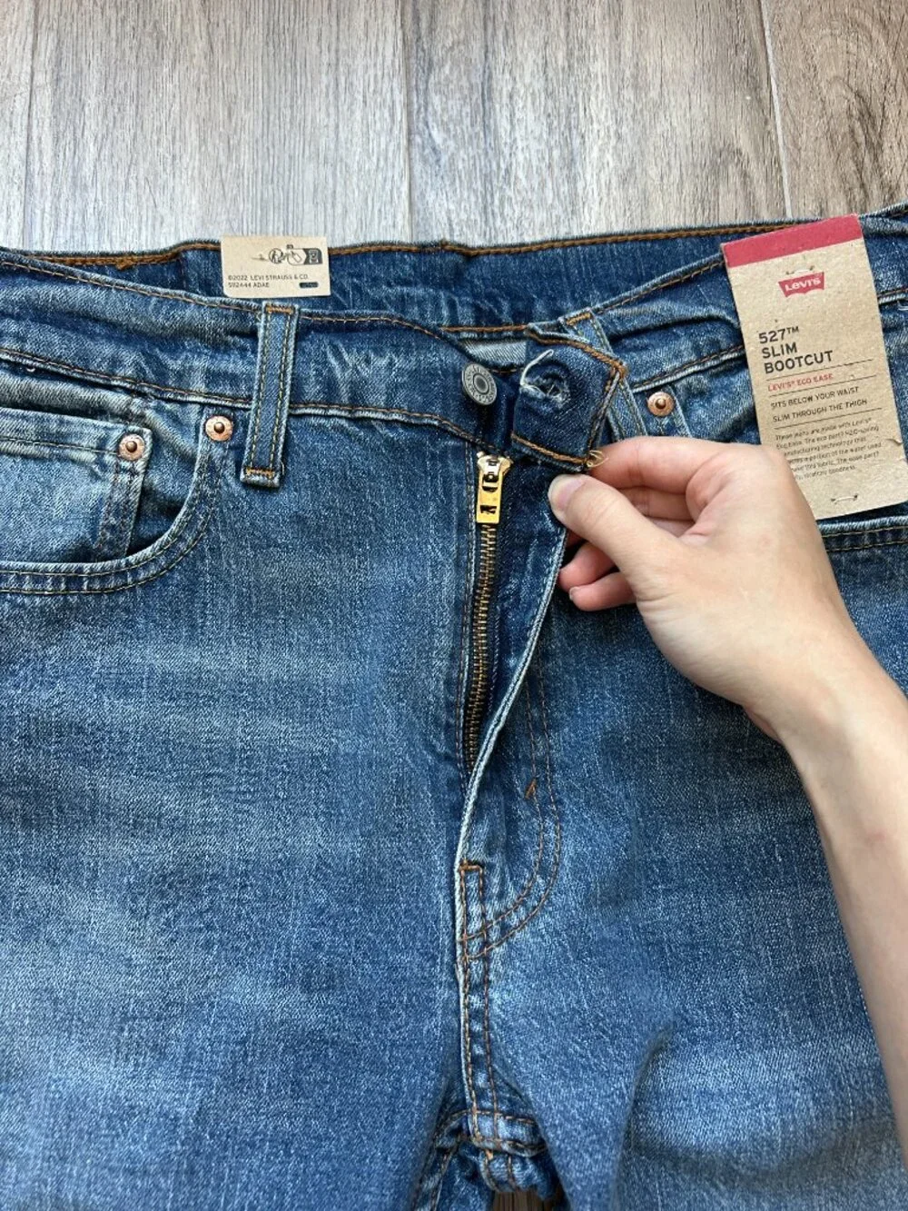 Levis levi 527